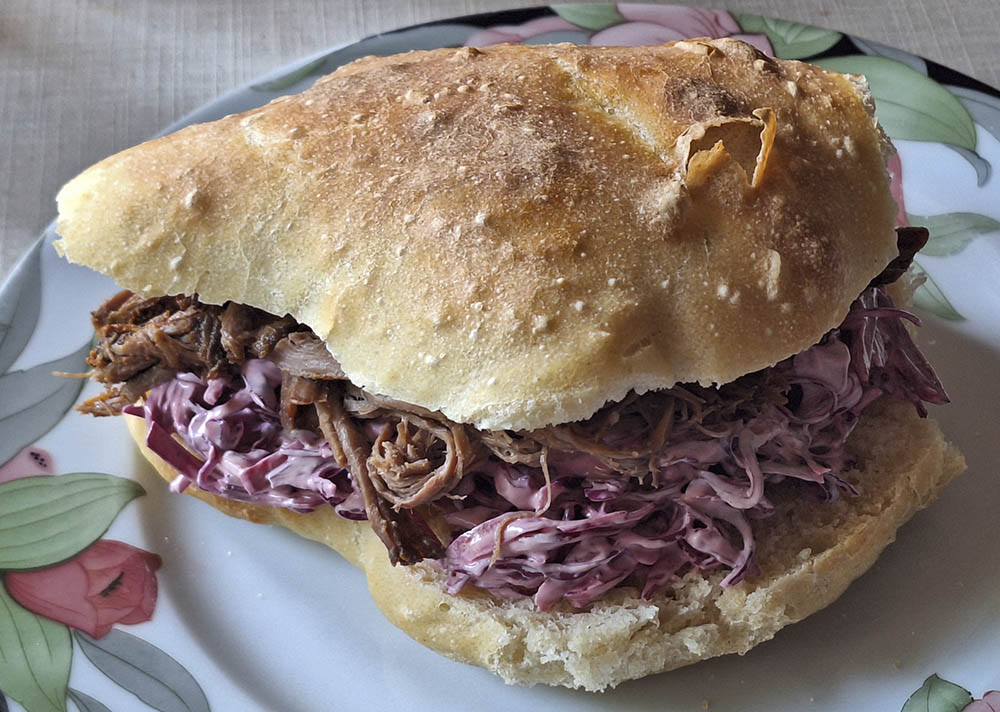 Pulled pork burger med coleslawaf rd spidskl